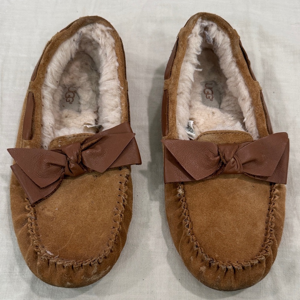 UGG women 8 Brown Moccasin Slippers